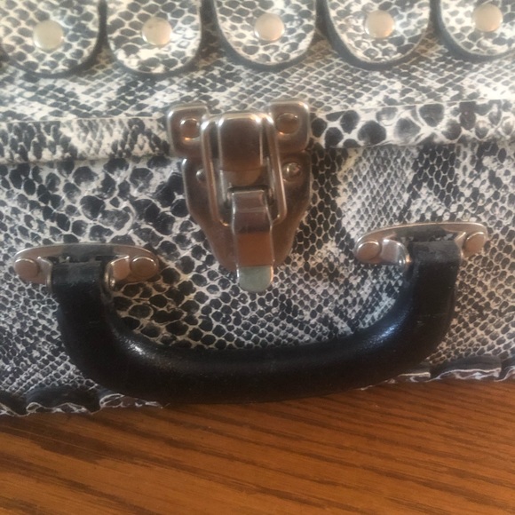Vintage Faux Python Snake Print Suitcase - Picture 6 of 15